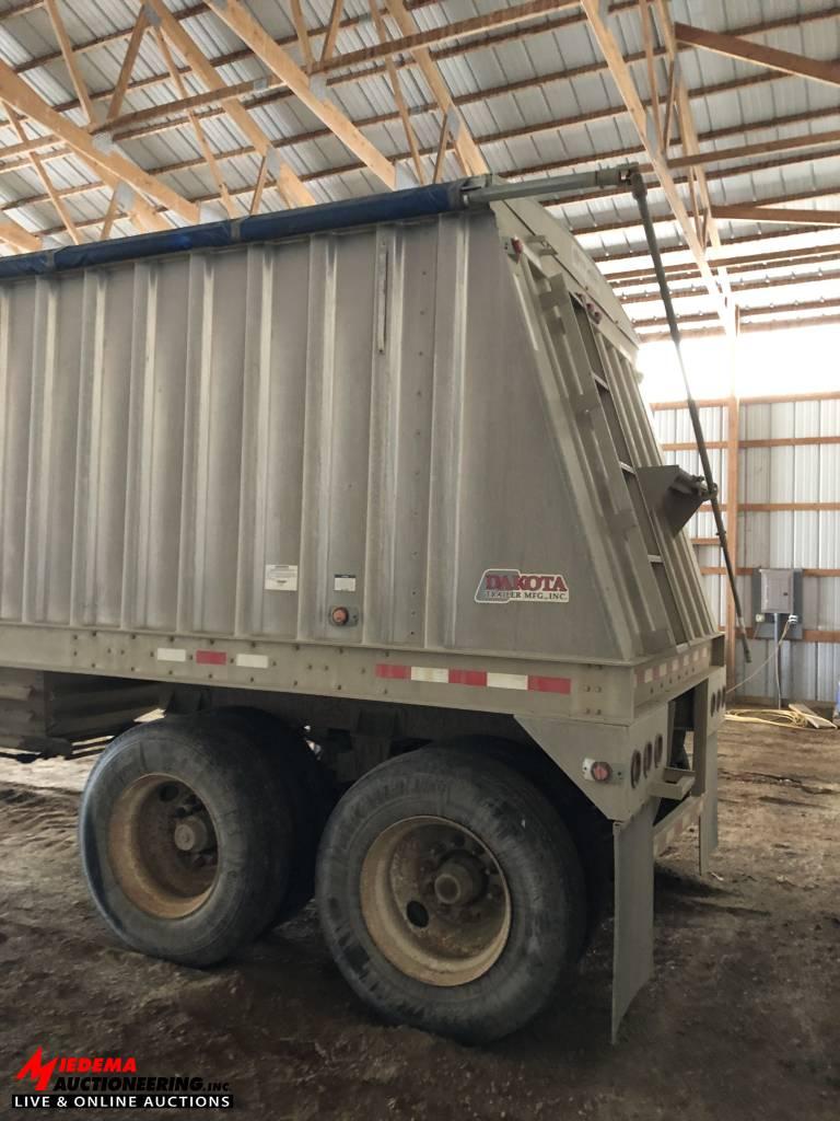 2010 DAKOTA GRAIN TRAILER, TANDEM AXLE, 34', ALUMINUM, WITH ROLL TARP