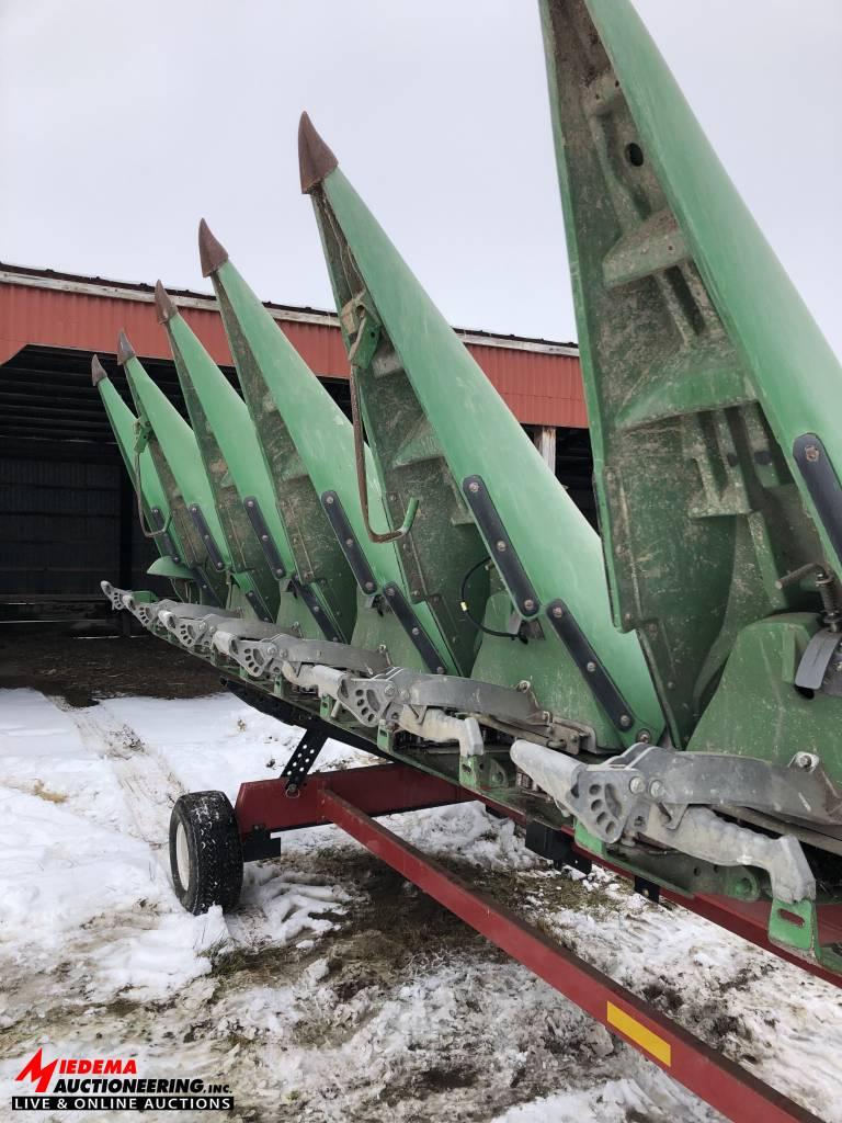 JOHN DEERE 608C 8 ROW CORN HEAD, POLY SNOUTS, SN: H0608CX730194