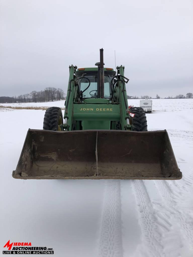 JOHN DEERE 4450 TRACTOR WITH 265 LOADER, 2WD, 5749 HOURS, 18.4R42 DUALS, 2 SEV'S, QUICK HITCH, PTO,