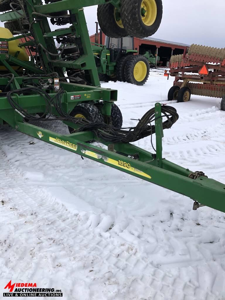 JOHN DEERE 1890 AIR SEEDER, 30', 7.5'' SPACING, CCS SEED METERING, SN: A018905705