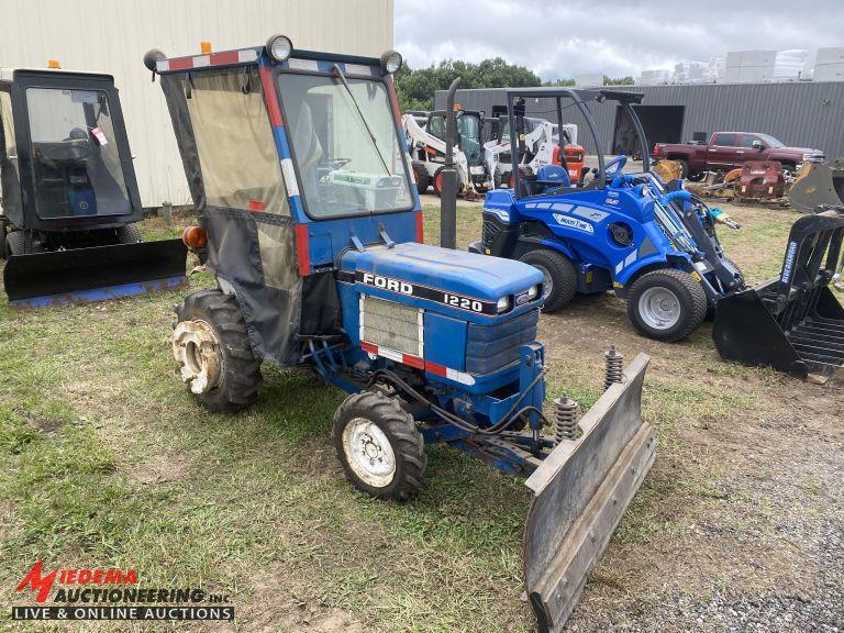 FORD 1220 DIESEL TRACTOR, 1.0L 3-CYLINDER DIESEL ENGINE, 4WD, 3-SPEED TRANS