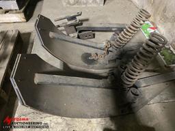 YETTER STALK STOMPERS OFF JOHN DEERE HEAD