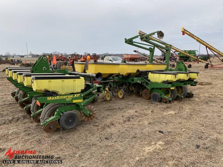 2012 JOHN DEERE 1770NT 12 ROW PLANTER, MAXEMERGE XP, DRY FERTILIZER, MARKERS, S/N: 1A01770FJCM750129