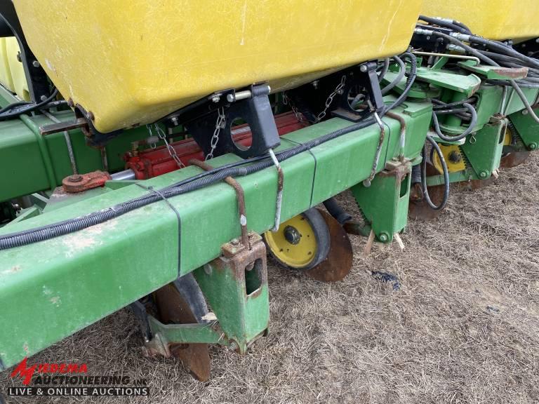 2012 JOHN DEERE 1770NT 12 ROW PLANTER, MAXEMERGE XP, DRY FERTILIZER, MARKERS, S/N: 1A01770FJCM750129