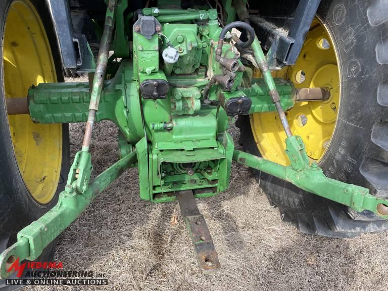 1992 JOHN DEERE 4055, OROPS, 480/80R38 REAR TIRES, 3PT, PTO, 3 HYD OUTLETS,5792 HRS,S/N: RW4055H0111