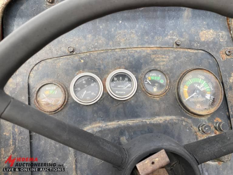 MASSEY FERGUSON 285, DIESEL, WITH LOADER, PTO, 1 HYD OUTLET, 16.4-26 REAR TIRES