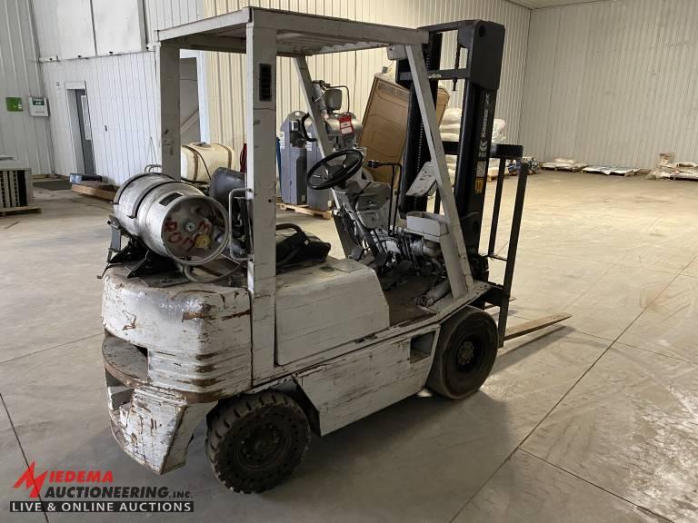 KALMAR ACP30B LP FORKLIFT, 2-STAGE MAST, 6504 HOURS SHOWING, PROPANE TANK NOT INCLUDED, S/N: 320724A