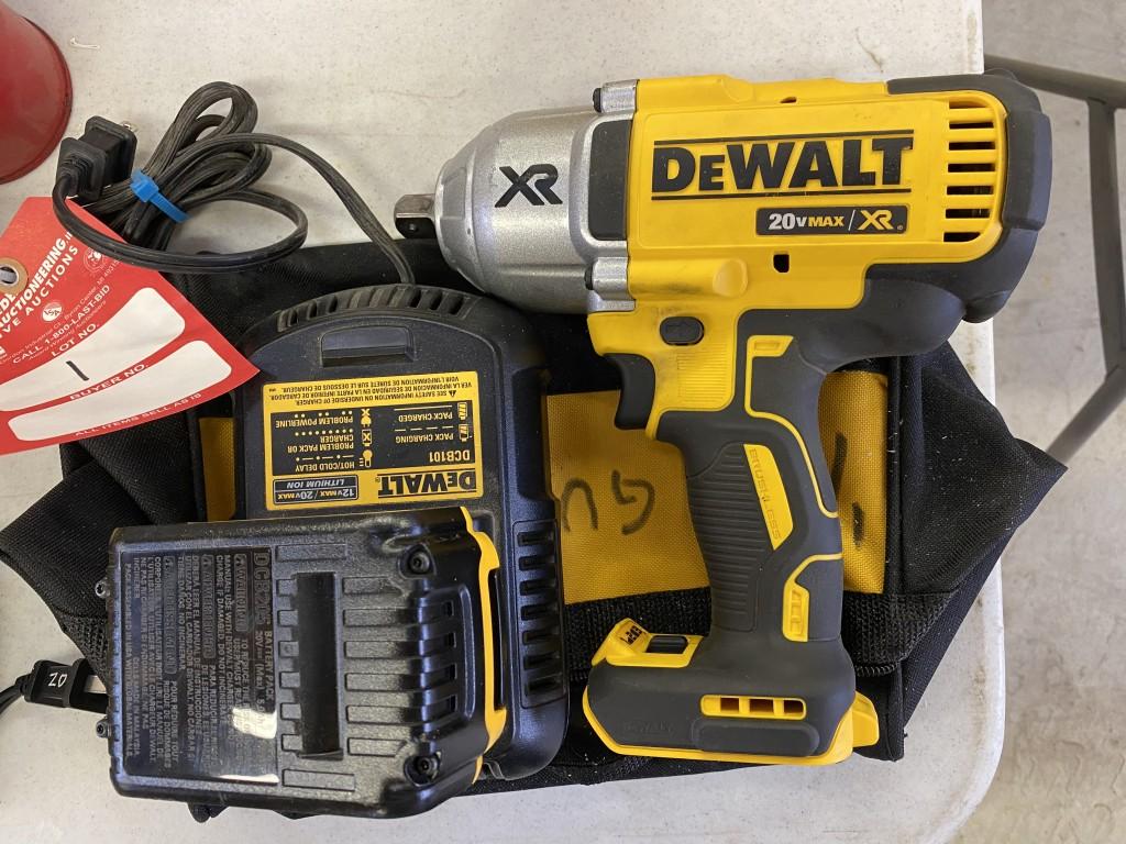 DEWALT 1/2'' IMPACT CORDLESS, 20 VOLT WITH BATTERY, CHARGER AND BAG