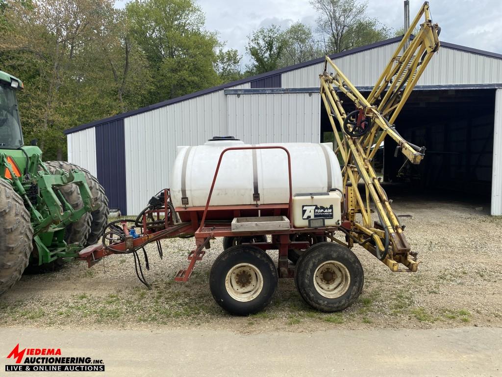 TOP-AIR TANDEM AXLE SPRAYER, 750-GALLON, 60' BOOMS