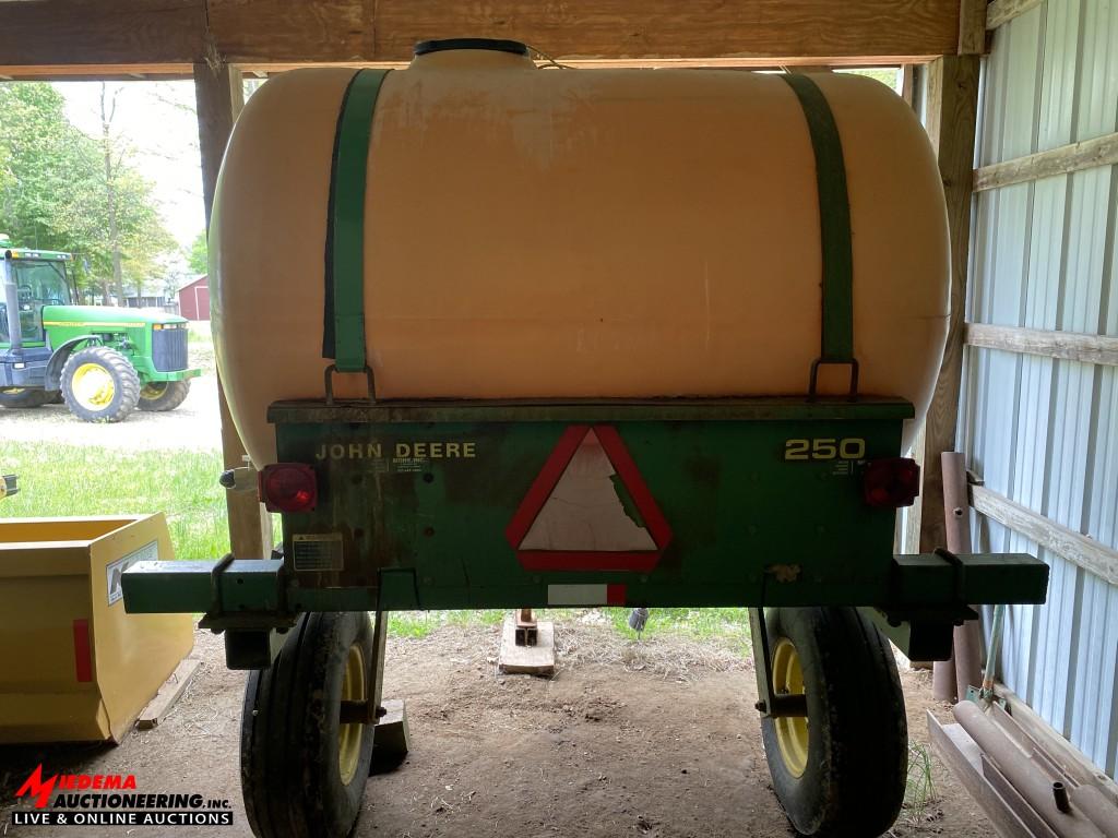 JOHN DEERE 250 PORTABLE FERTILIZER CART, 500-GALLON TANK