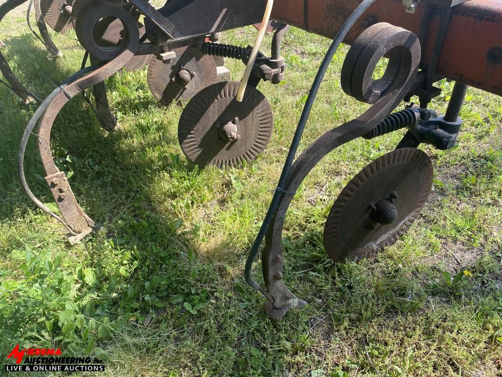 CLARKE ANHYDROUS APPLICATOR, 7-ROW, 30'' SPACING