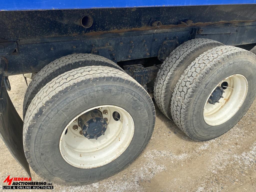 1995 FREIGHTLINER FL80 TANDEM AXLE GRAIN TRUCK, WITH FRONT LIFT AXLE, CUMMINS DIESEL, EATON FULLER 8