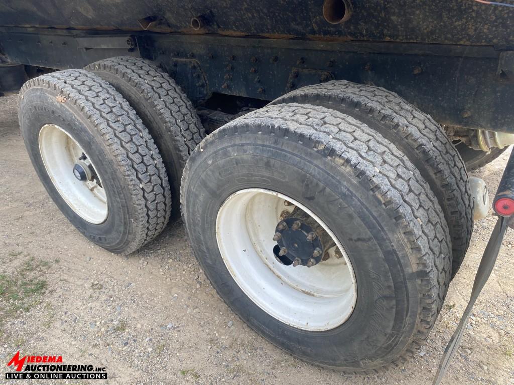 1995 FREIGHTLINER FL80 TANDEM AXLE GRAIN TRUCK, WITH FRONT LIFT AXLE, CUMMINS DIESEL, EATON FULLER 8