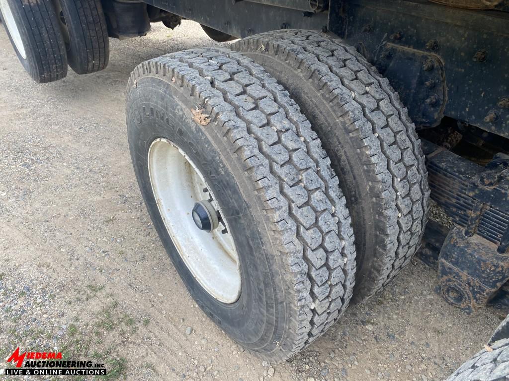 1995 FREIGHTLINER FL80 TANDEM AXLE GRAIN TRUCK, WITH FRONT LIFT AXLE, CUMMINS DIESEL, EATON FULLER 8