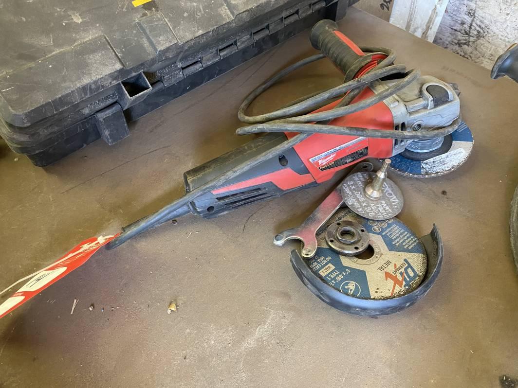 MILWAUKEE 5'' ELECTRIC GRINDER