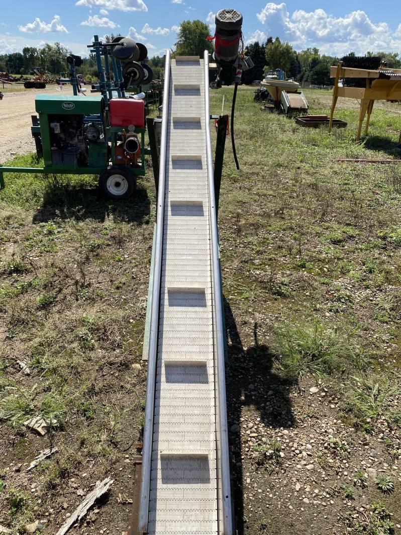 INCLINE BELT CONVEYOR, 8' X 8'', WITH DAMAGED MOTOR