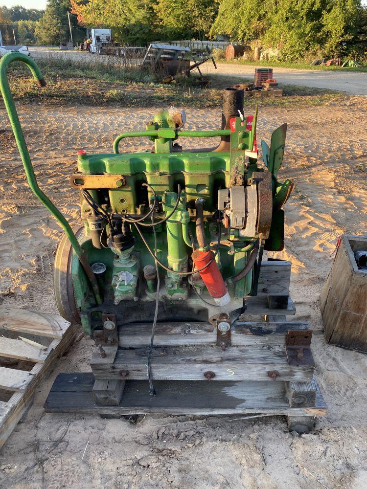 JOHN DEERE 3020 GAS ENGINE FOR PARTS