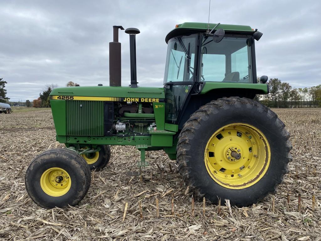 1990 JOHN DEERE 4255 TRACTOR, DIESEL, 2WD, 3PT, PTO, 2 SCV'S, POWERSHIFT TRANS, 20.8-38 REAR TIRES, 