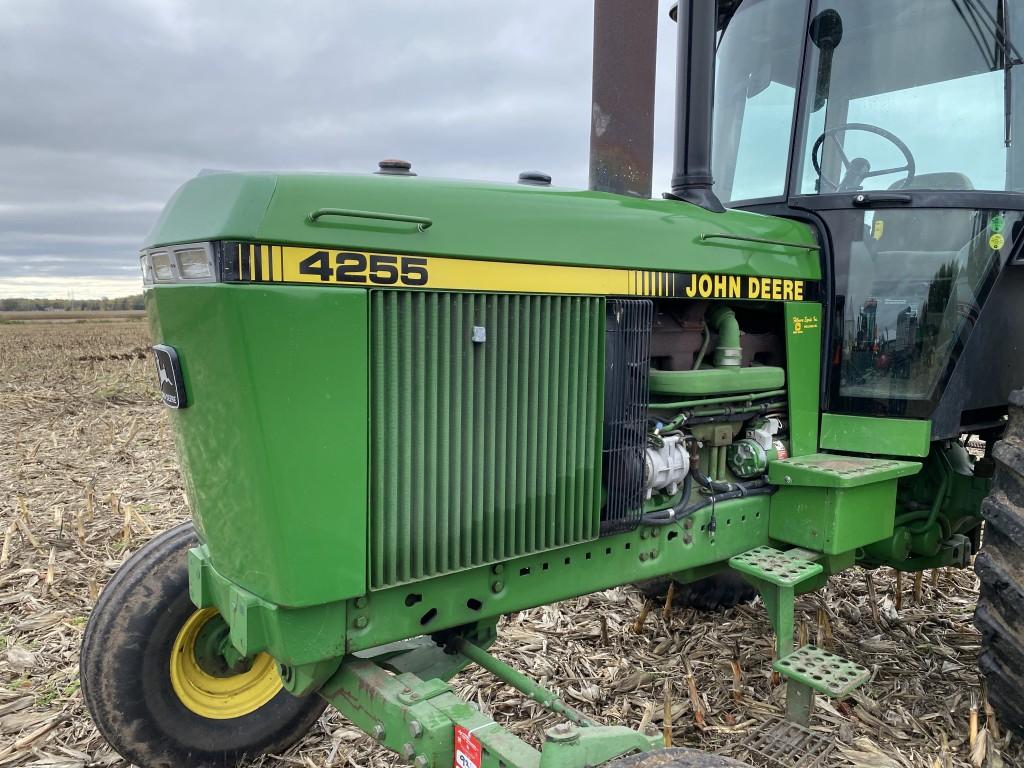 1990 JOHN DEERE 4255 TRACTOR, DIESEL, 2WD, 3PT, PTO, 2 SCV'S, POWERSHIFT TRANS, 20.8-38 REAR TIRES, 