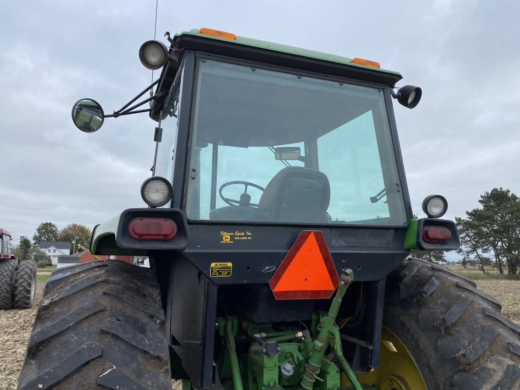 1990 JOHN DEERE 4255 TRACTOR, DIESEL, 2WD, 3PT, PTO, 2 SCV'S, POWERSHIFT TRANS, 20.8-38 REAR TIRES, 