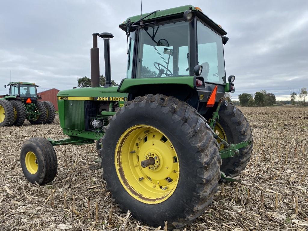 1990 JOHN DEERE 4255 TRACTOR, DIESEL, 2WD, 3PT, PTO, 2 SCV'S, POWERSHIFT TRANS, 20.8-38 REAR TIRES, 