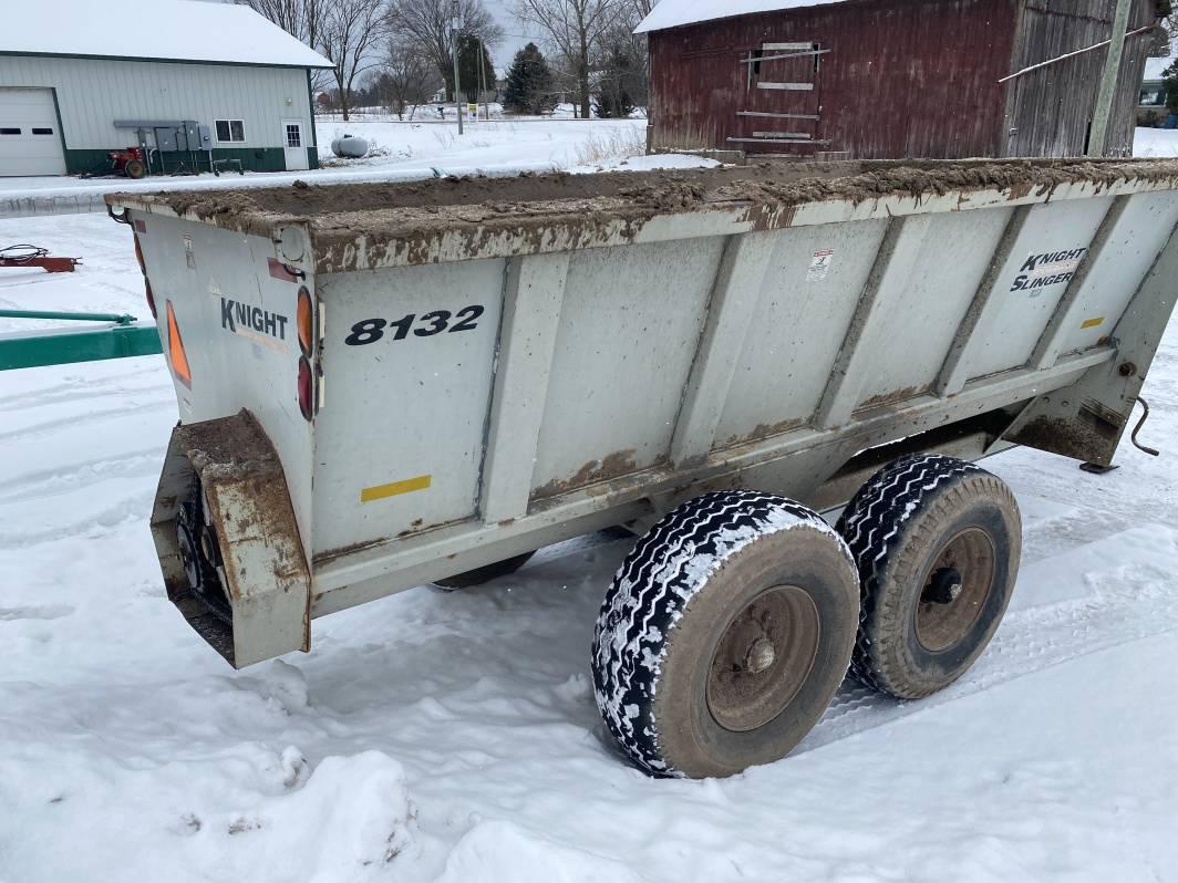 2004 KUHN KNIGHT 8132 PRO TWIN SLINGER MANURE SPREADER, TANDEM AXLE, S/N: B0210