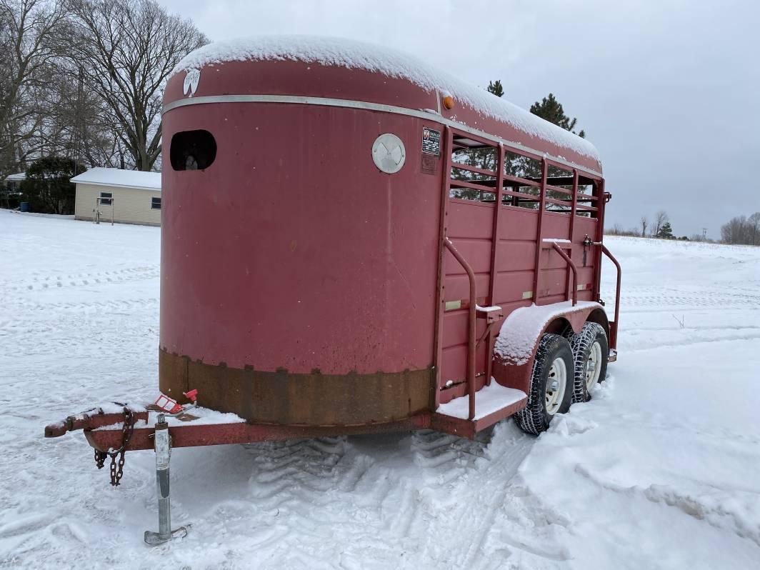 1997 W-W TRAILER MFG. LIVESTOCK TRAILER, 12', 10,400# GVWR, 2'' BALL, TANDEM AXLE, VIN: 11WHS1227VW2