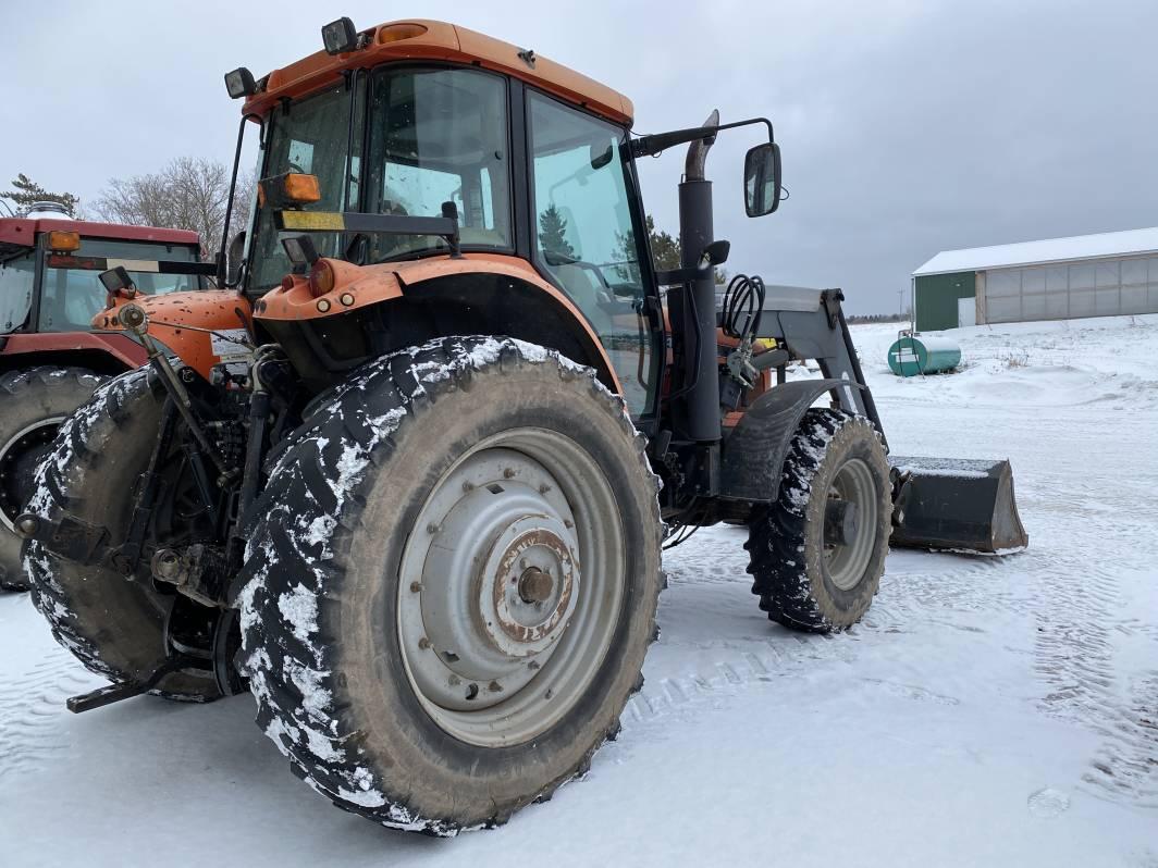 2004 AGCO RT150 TRACTOR, QUICKIE Q75 LOADER, MFWD, 166-HP DIESEL, 3PT, 540/1000 PTO, 4-HYD. OUTLETS,