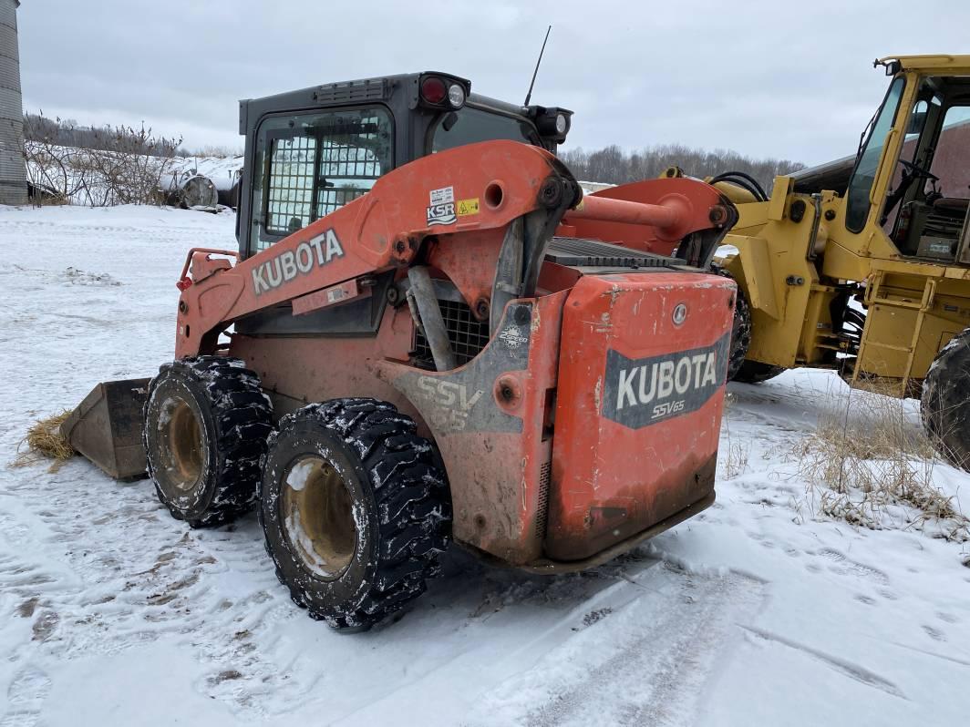 2019 KUBOTA SSV65 RUBBER TIRE SKIDSTEER, TIER 4 64-HP DIESEL, 2-SPEED, 1,950 LB., ENCLOSED CAB, HEAT