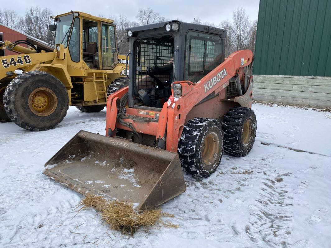 2019 KUBOTA SSV65 RUBBER TIRE SKIDSTEER, TIER 4 64-HP DIESEL, 2-SPEED, 1,950 LB., ENCLOSED CAB, HEAT