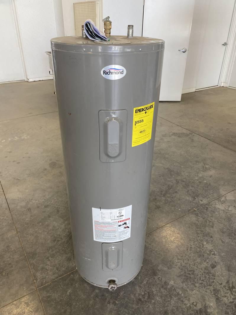 RICHMOND 50-GALLON WATER HEATER