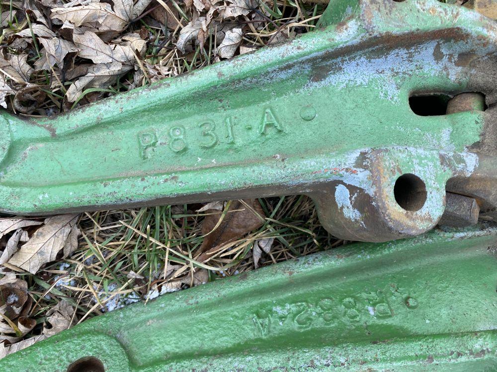 JOHN DEERE 3PT PARTS, OFF JOHN DEERE B TRACTOR