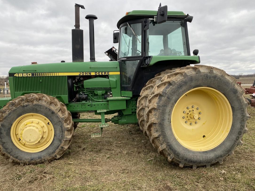 JOHN DEERE 4850 TRACTOR, 4WD, 3PT WITH QUICK HITCH, PTO, 2-REMOTES, 18.4R42 REAR DUALS, 16.9R28 FRON