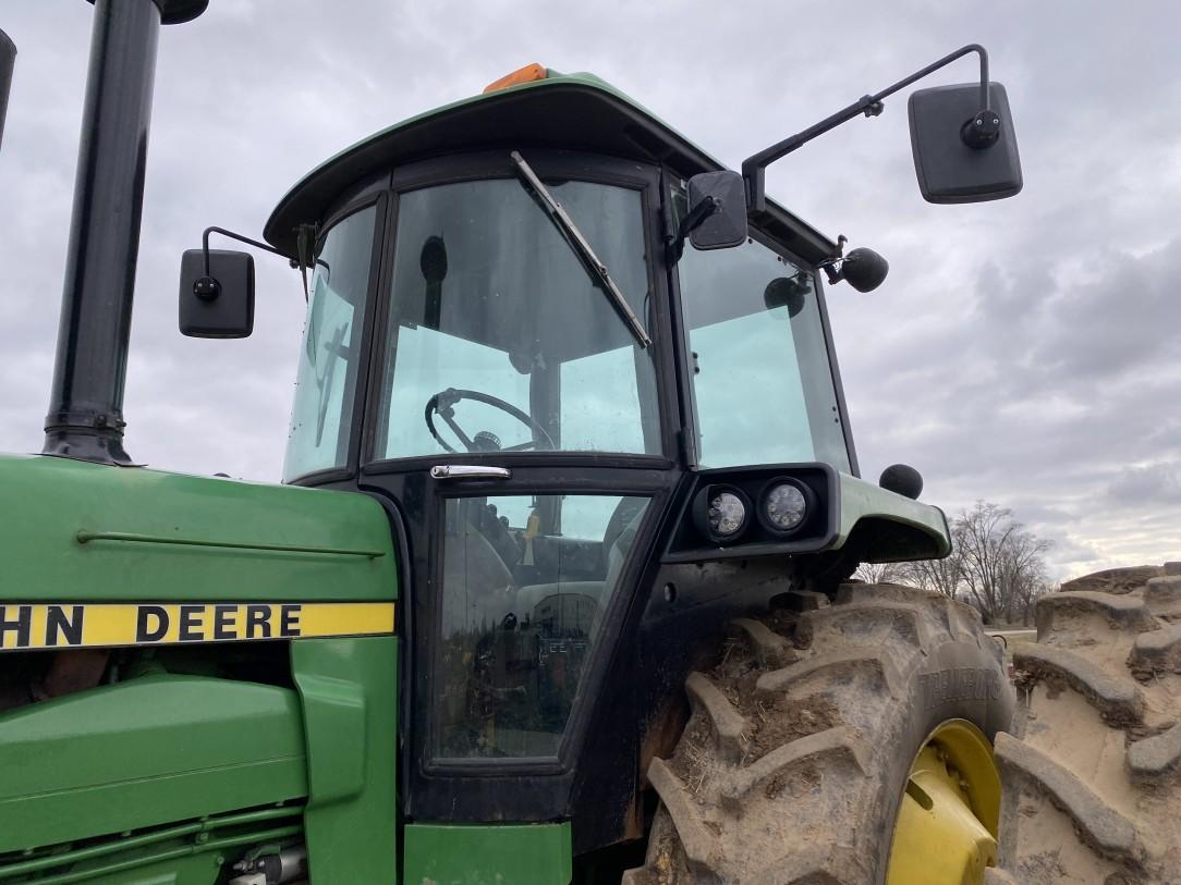 JOHN DEERE 4850 TRACTOR, 4WD, 3PT WITH QUICK HITCH, PTO, 2-REMOTES, 18.4R42 REAR DUALS, 16.9R28 FRON