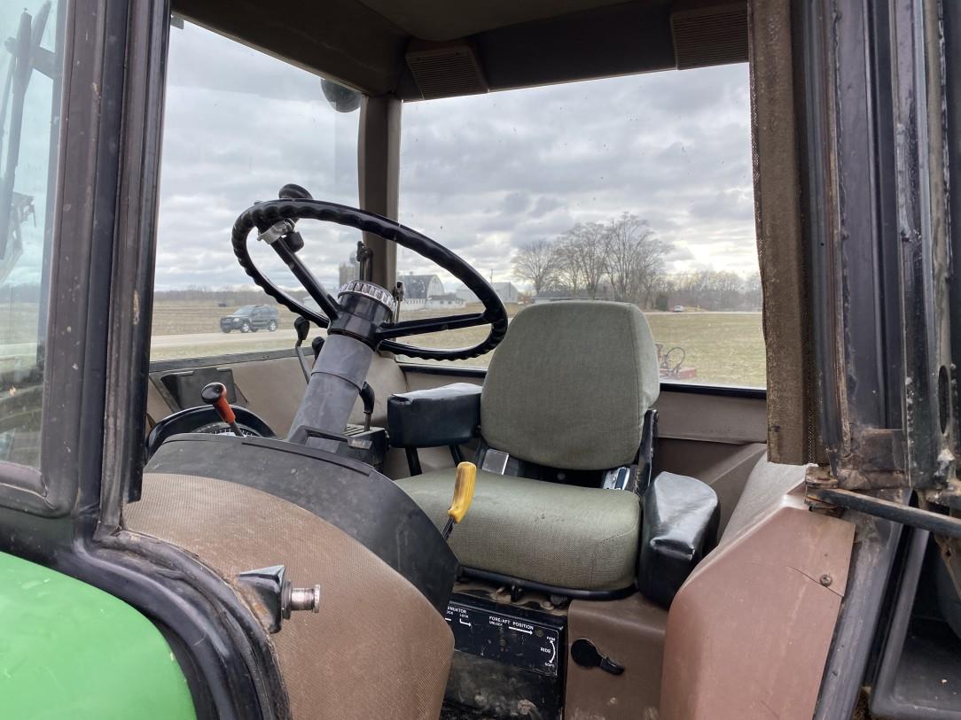 JOHN DEERE 4850 TRACTOR, 4WD, 3PT WITH QUICK HITCH, PTO, 2-REMOTES, 18.4R42 REAR DUALS, 16.9R28 FRON