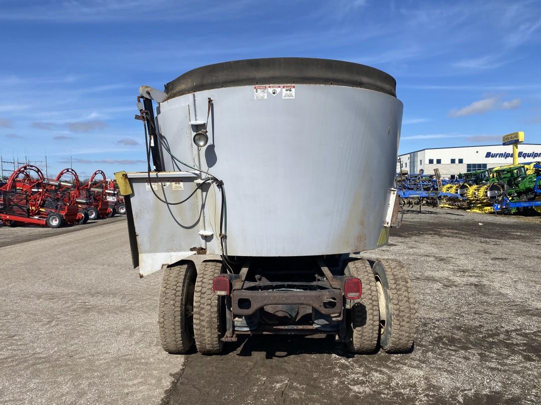 1995 FREIGHTLINER SINGLE AXLE MIXER TRUCK, 5.9L CUMMINS DIESEL, 6-SPEED TRANS, AIR BRAKES, PENTA 412