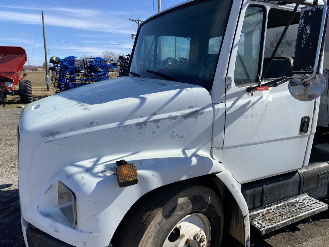 1995 FREIGHTLINER SINGLE AXLE MIXER TRUCK, 5.9L CUMMINS DIESEL, 6-SPEED TRANS, AIR BRAKES, PENTA 412