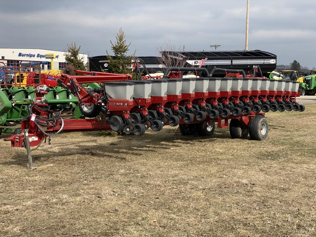 2011 CASE IH 1240 EARLY RISER PLANTER, 16R30'', AIR DOWN FORCE, CHAIN DRIVE, AIR CLUTCHES, ROW MARKE