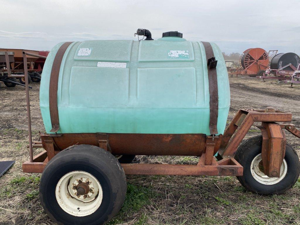 NURSE TANK, 720-GALLON TANK ON 3-WHEEL TRAILER