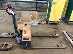 BIG JOE E30 ELECTRIC PALLET JACK, 3000 LBS CAPACITY, 24'' LIFT, 45'' FORKS, S/N: 4291900980