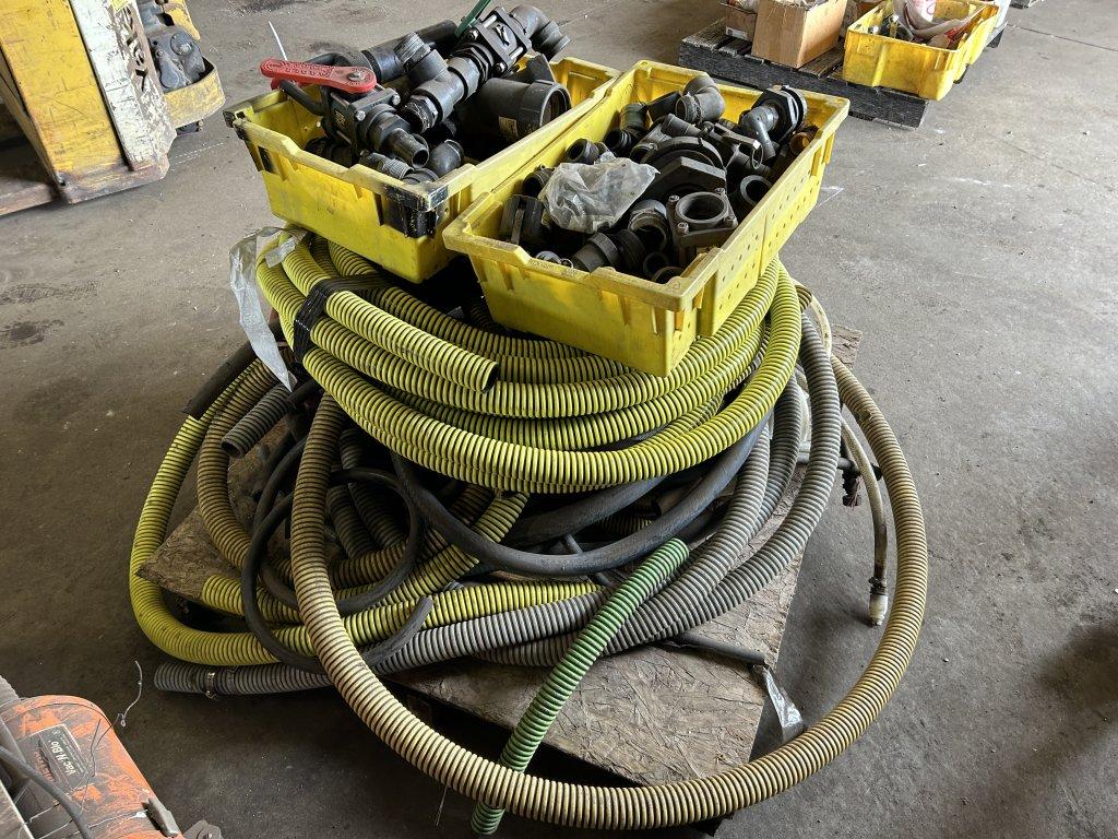 ASSORTED BANJO FITTINGS AND HOSES
