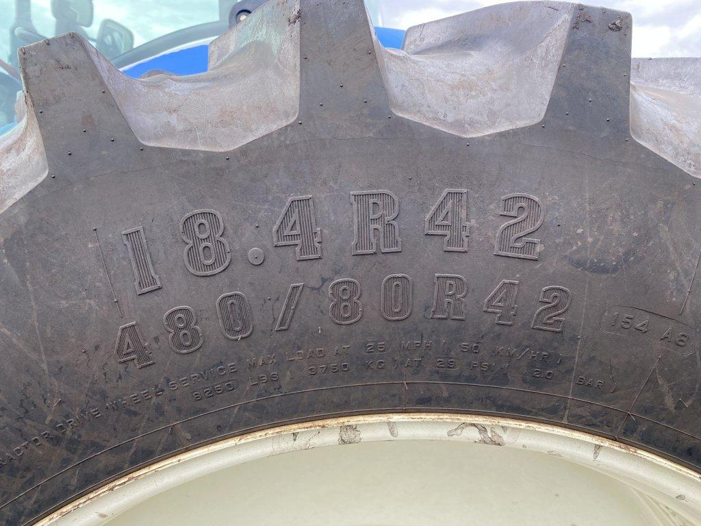 NEW HOLLAND T6070 ELITE TRACTOR, 4WD, 3PT, PTO 540-1000, 3-REMOTES, 6-FRONT WEIGHTS, 18.4R42 REAR DU