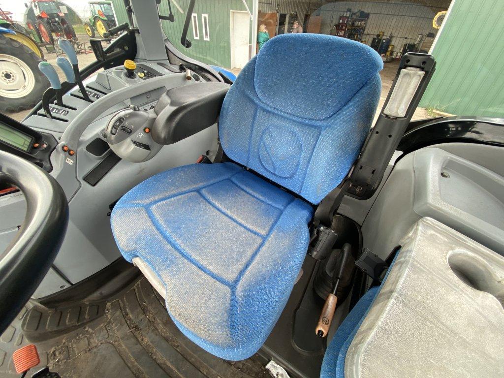 NEW HOLLAND T6070 ELITE TRACTOR, 4WD, 3PT, PTO 540-1000, 3-REMOTES, 6-FRONT WEIGHTS, 18.4R42 REAR DU