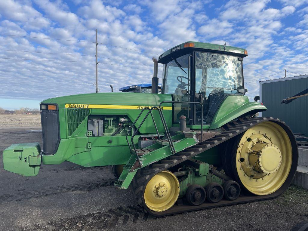 JOHN DEERE 8200T TRACK TRACTOR, 20 FRONT WEIGHTS, 3PT, PTO, 3 REMOTES, QUICK ATTACH, 25'' TRACKS, 56