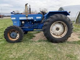 1980 LONG 610 TRACTOR, PTO, DIESEL, 4WD, NO 3PT (BROKEN), PTO DRIVEN HYDRAULICS, 16.9-28 REAR TIRES,