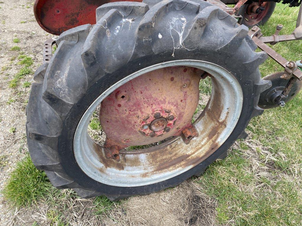 FARMALL MCCORMICK CUB TRACTOR, GAS ENGINE, PTO, WITH CULTIVATOR FRAME, 8-24 REAR TIRES, S/N: 178474