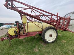 HARDI SPRAYER, 550-GALLON TANK, 60' BOOMS, PTO DRIVEN PUMP, 11.2-38 TIRES