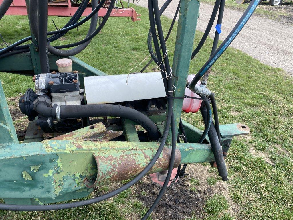 CALSA SPRAYER, 400-GALLON TANK, 40' BOOM, DIAPHRAGM PUMP, 11.2-38 TIRES