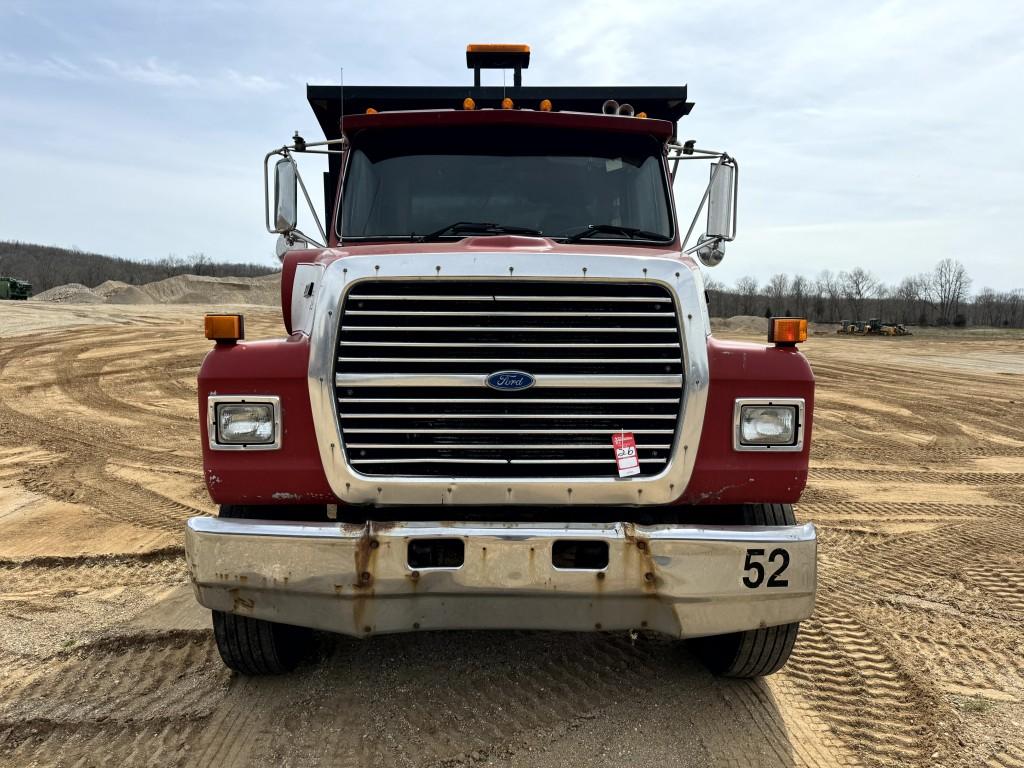 1996 FORD L8000 TANDEM AXLE DUMP TRUCK, CUMMINS DIESEL ENGINE, 8LL TRANS, 14' BOX, ELECTRIC TARP, RE