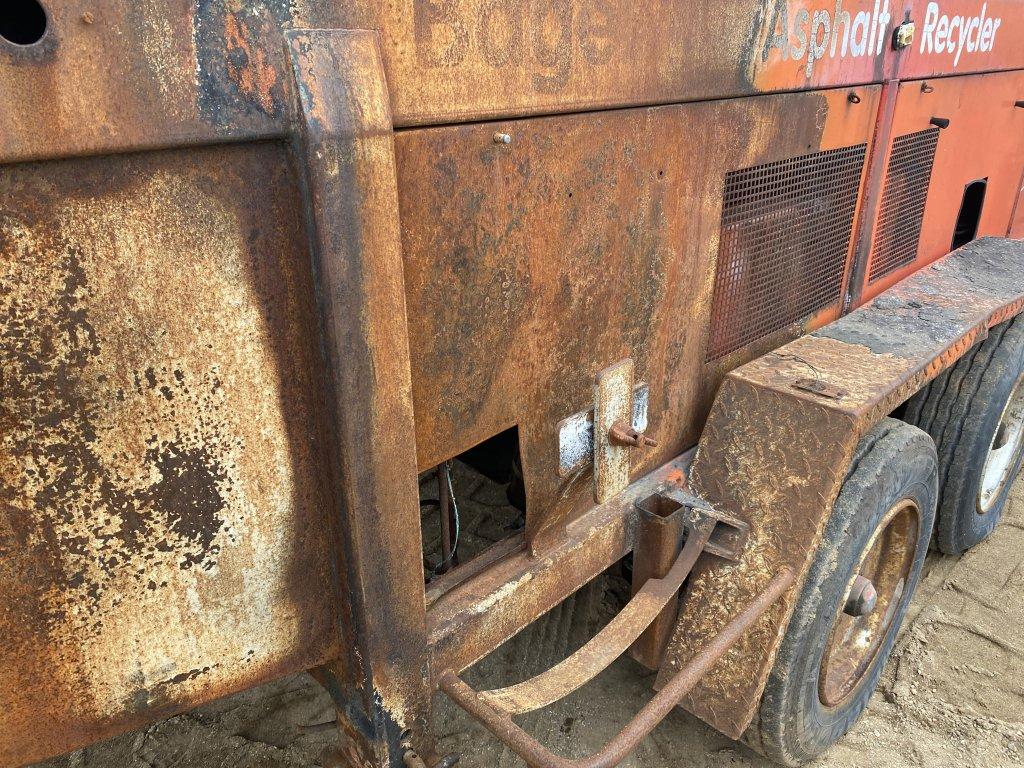 2005 BAGELA  BA 10000 ASPHALT RECYCLER, TANDEM AXLE, KUBOTA DIESEL ENGINE, HAS FIRE DAMAGE, FOR PART